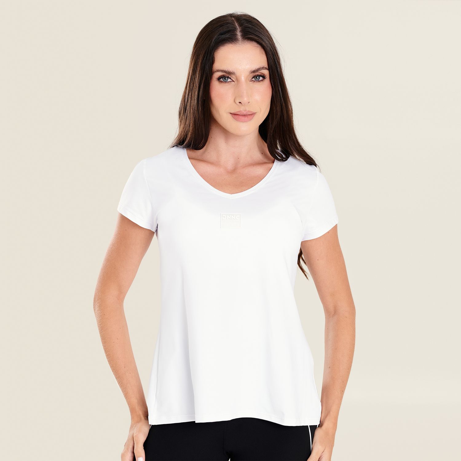 R0080_002_2-CAMISETA-GOLA-V-ABERTURA-COSTAS