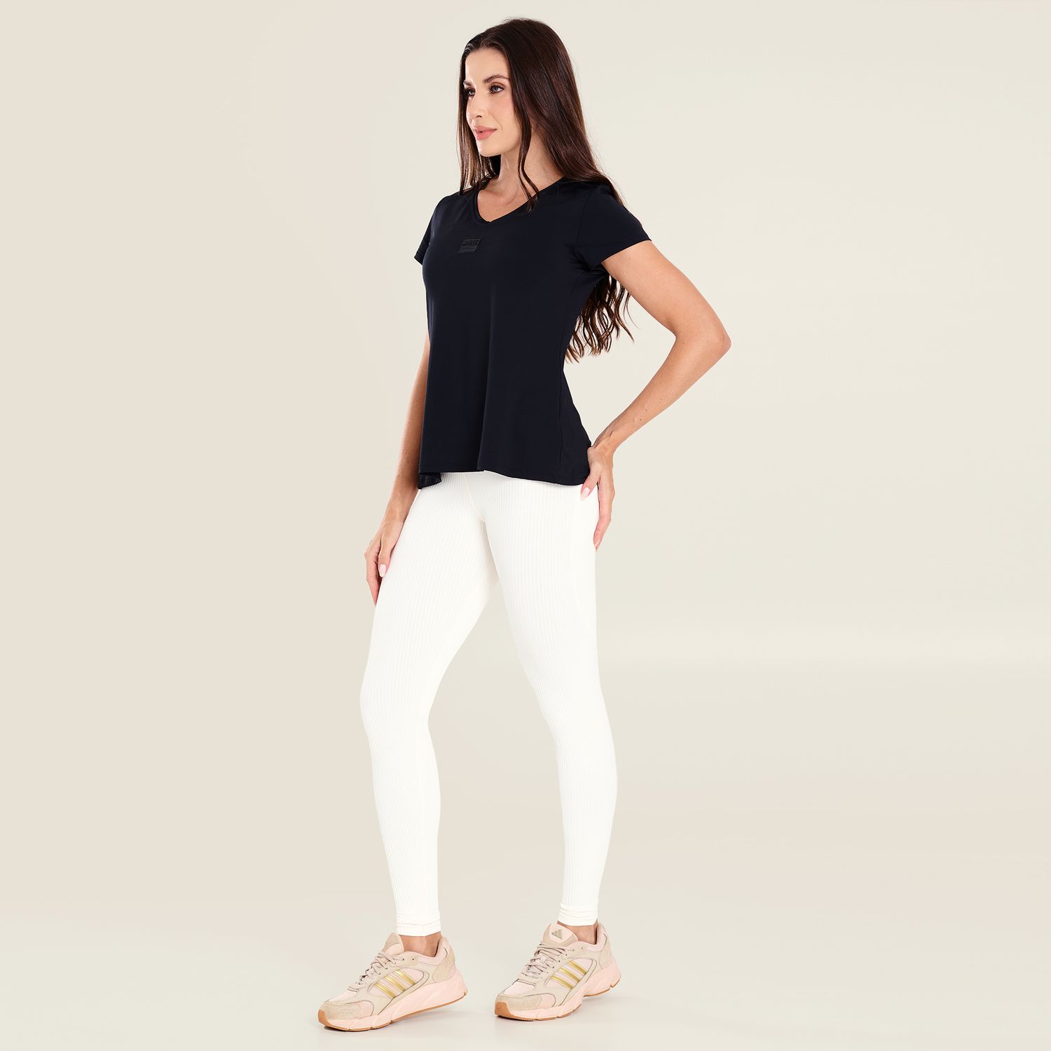 R0080_001_4-CAMISETA-GOLA-V-ABERTURA-COSTAS